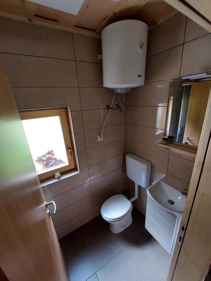 Pocitniska Hiska Lastovka Podvolovljek Esterno foto